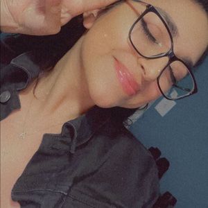 Meet your Posher, Manuela